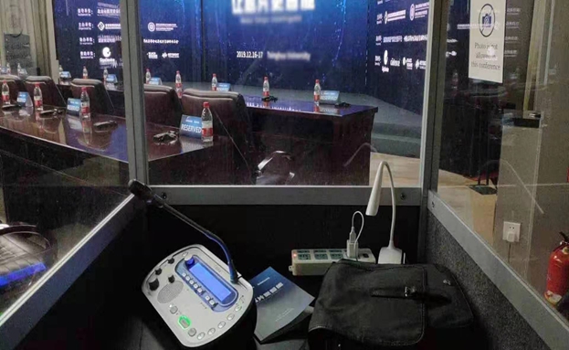 高級同聲翻譯譯員工資一般多少錢？